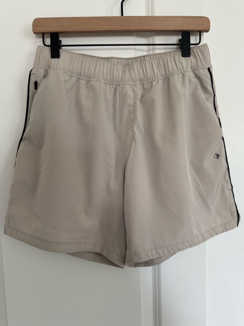 Abercrombie & Fitch Light Beige Athletic Shorts with Black Trim